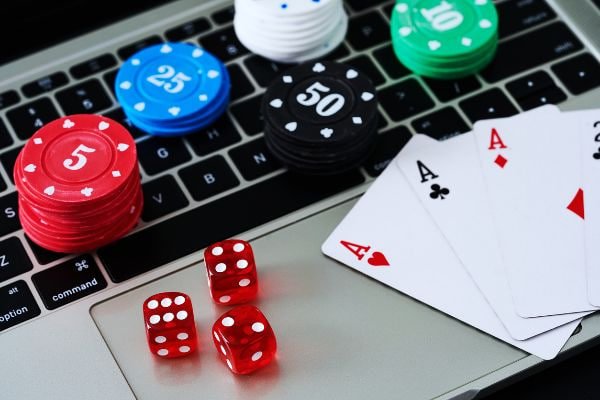 Catatan aturan bonus dalam kartu informasi